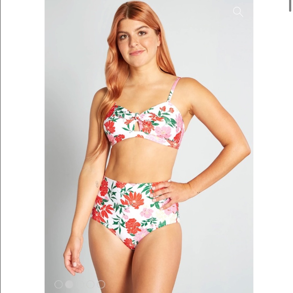 NWOT‎ ModCloth Santa Barbara Saturdays Bikini Top ONLY